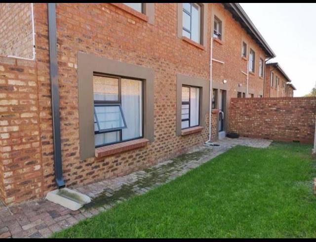 3 BEDROOM APARTMENT FOR SALE IN RAVENSWOOD